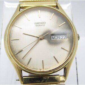 Vintage Men Seiko Quartz WR Analog 33mm Round Watch (H955) "New Battery"
